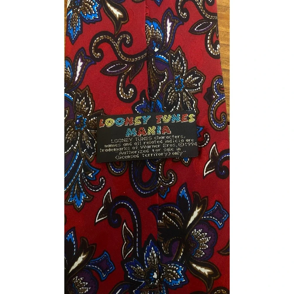 Looney Tunes Mania Necktie Mens OS Red Good Vintage 1994 Paisley Character Print
